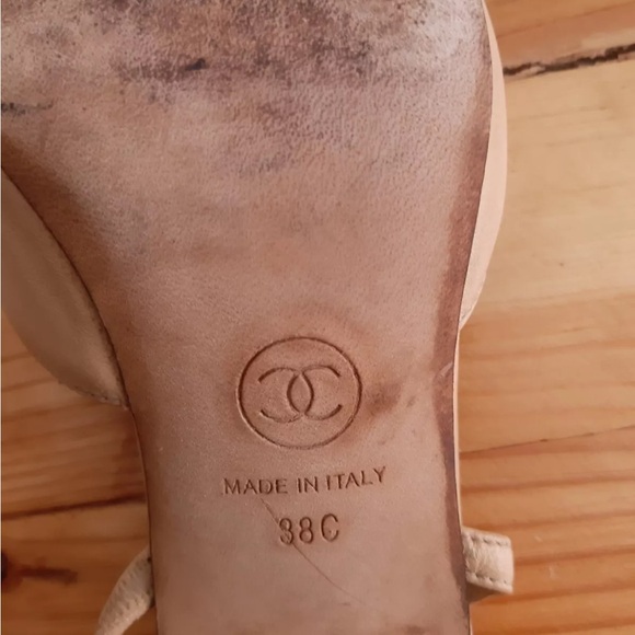 Chanel SLINGBACKS
Goatskin & Grosgrain
Beige & Black authentic size 38 7.5 US - Picture 7 of 9